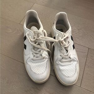 Veja Sneakers with white and black, size 41